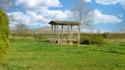 Masia s. XVIII en venda al Baix Empordà amb piscina