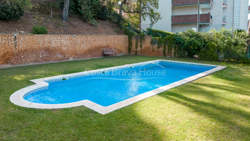 Casa adossada en venda a Tamariu, a prop de la platja