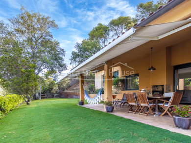 Maison avec jardin à vendre à Tamariu, à seulement 5 min. à pied de la plage et de la mer