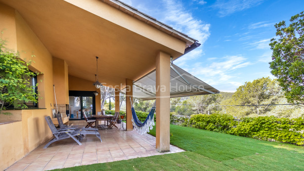 Maison avec jardin à vendre à Tamariu, à seulement 5 min. à pied de la plage et de la mer