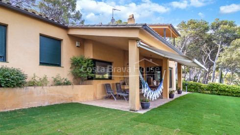 Maison avec jardin à vendre à Tamariu, à seulement 5 min. à pied de la plage et de la mer