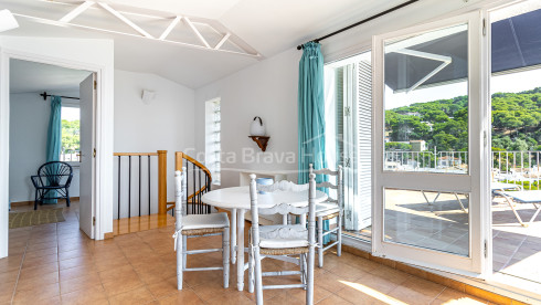 House in Tamariu, 1 minute from the beach, with sea views