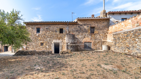 Casa de piedra en Corçà Baix Empordà para rehabilitar