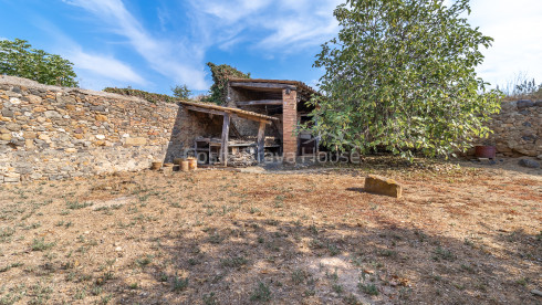 Casa de piedra en Corçà Baix Empordà para rehabilitar