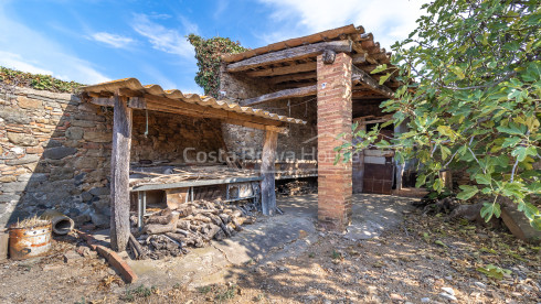 Casa de piedra en Corçà Baix Empordà para rehabilitar