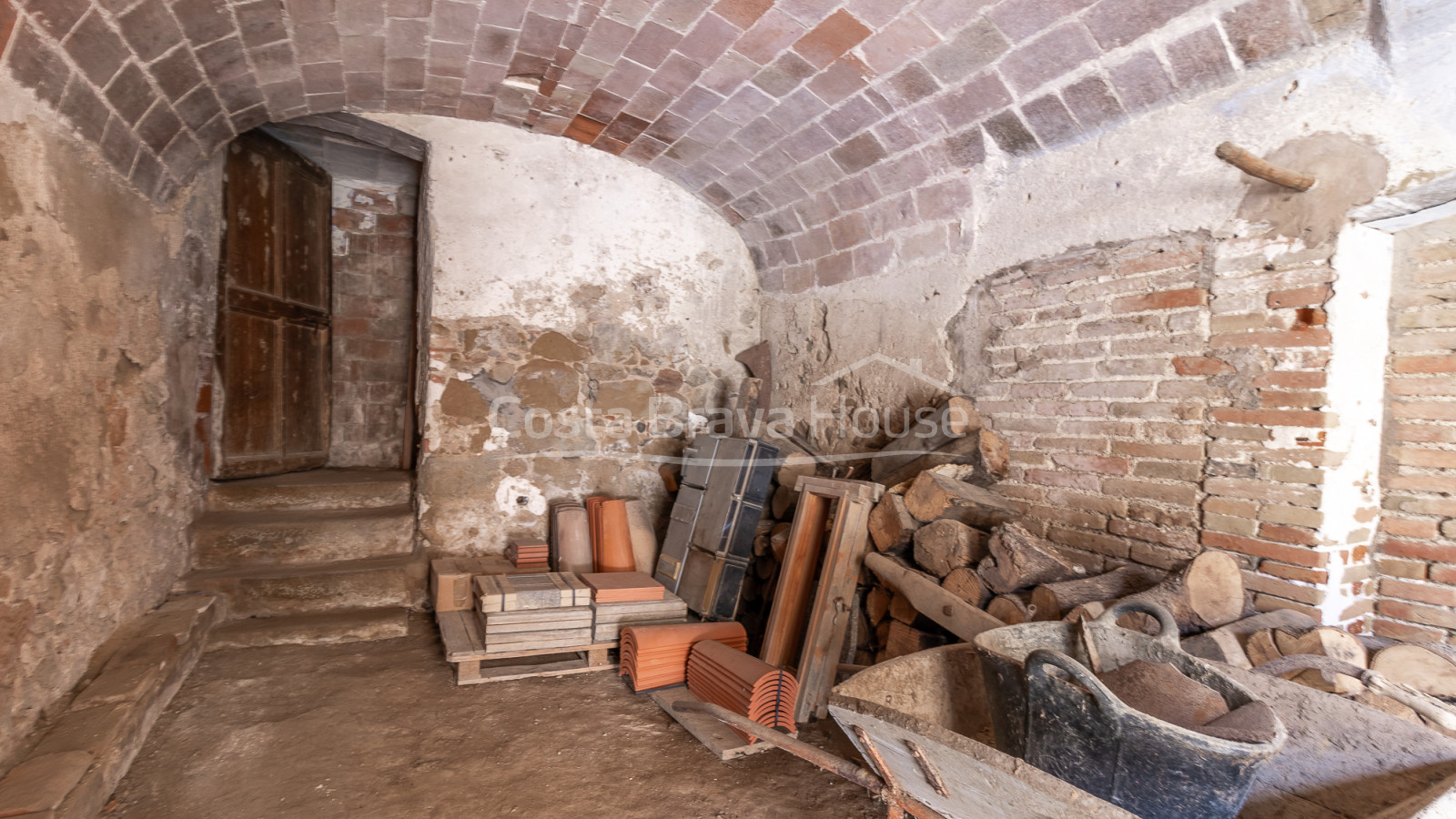 Casa de pedra a Corçà Baix Empordà per rehabilitar