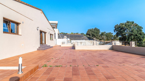 Casa de 3 dormitoris amb piscina en venda a Residencial Begur