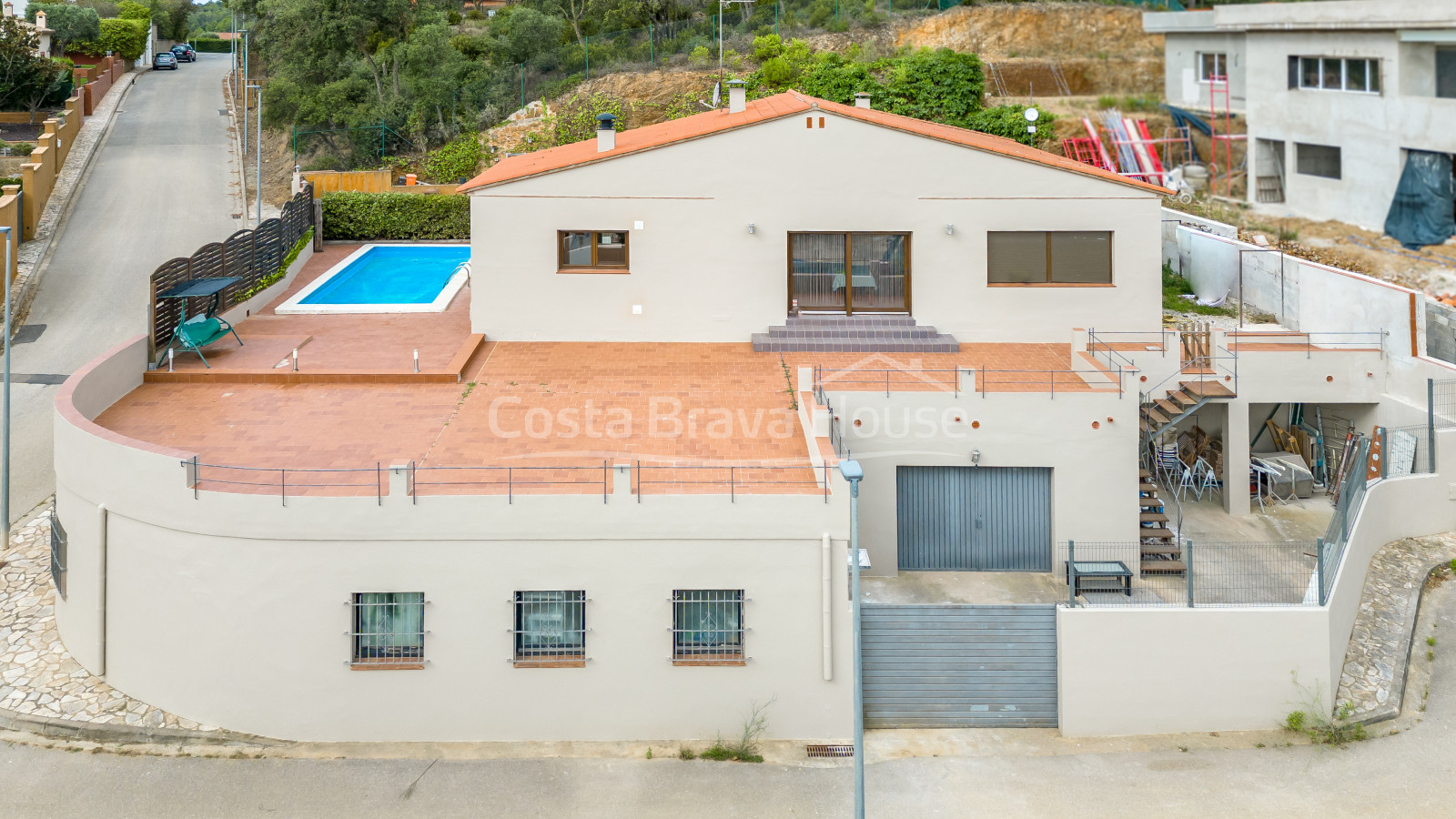 Casa de 3 dormitorios con piscina en venta en Residencial Begur