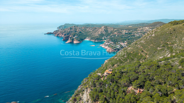 Terreny de 6 ha. amb impressionant panoràmica en venda a Begur