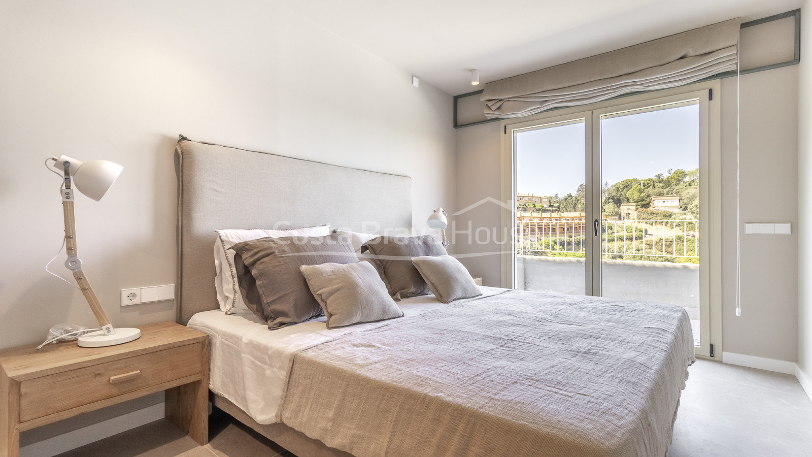 Exclusive development of townhouses in Begur, Costa Brava