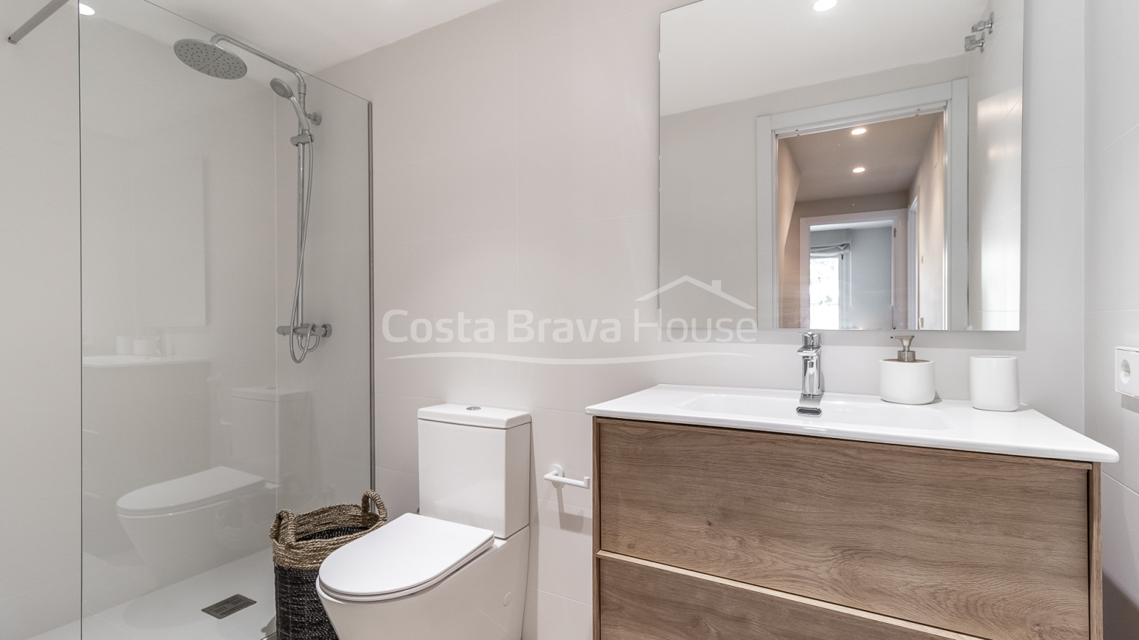 Exclusive development of townhouses in Begur, Costa Brava