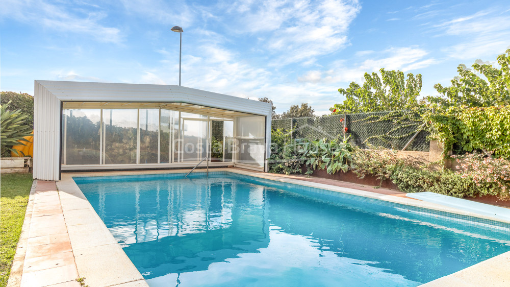 Casa en Esclanyà con piscina climatizada y jardí