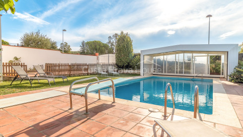 Casa a Esclanyà amb piscina climatitzada i jardí