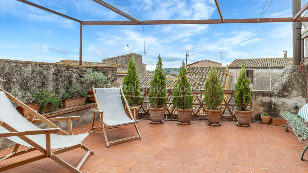 Old renovated rectory in the historic center of Rupià, Baix Empordà