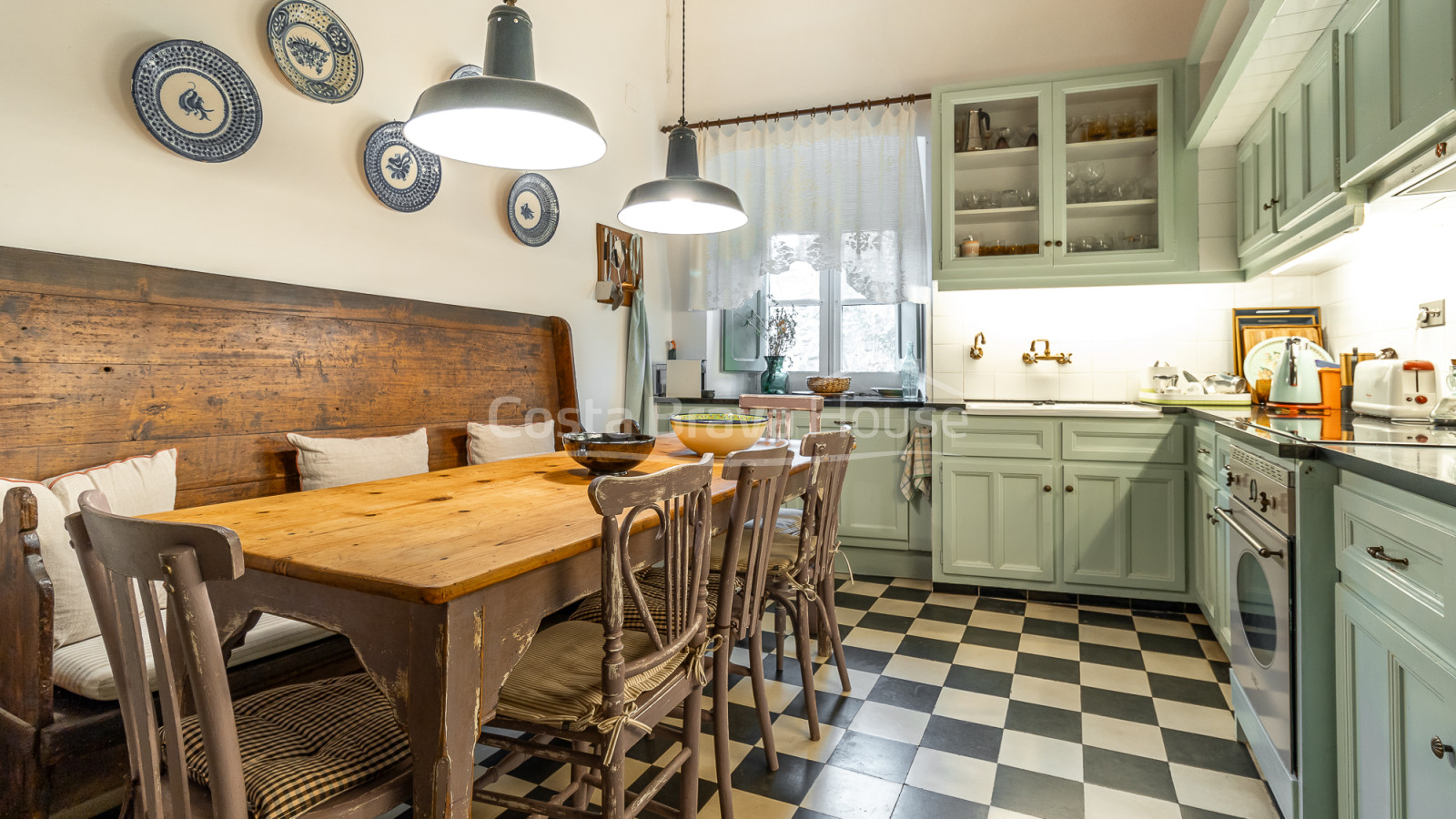 Old renovated rectory in the historic center of Rupià, Baix Empordà