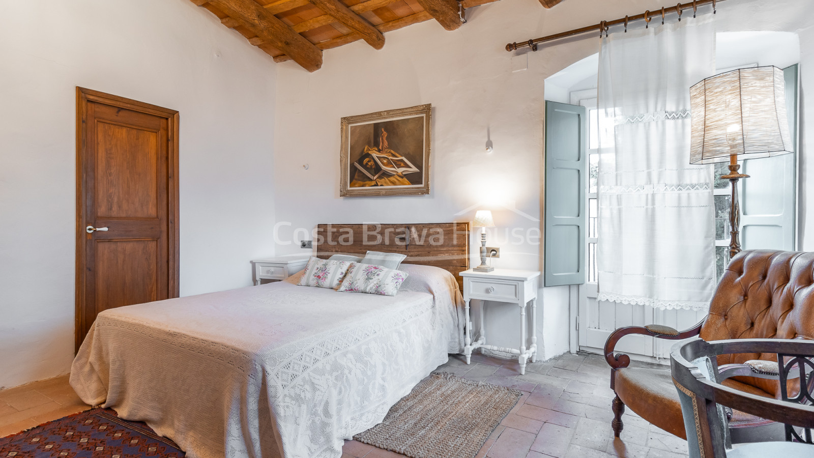 Old renovated rectory in the historic center of Rupià, Baix Empordà