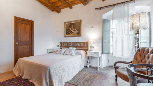 Old renovated rectory in the historic center of Rupià, Baix Empordà