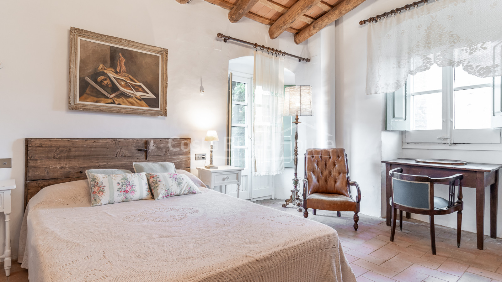 Old renovated rectory in the historic center of Rupià, Baix Empordà