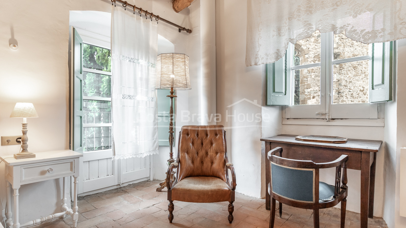 Old renovated rectory in the historic center of Rupià, Baix Empordà