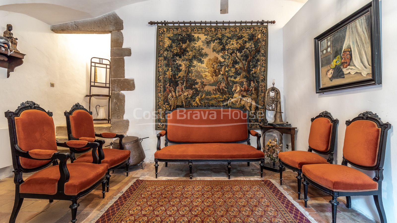 Old renovated rectory in the historic center of Rupià, Baix Empordà