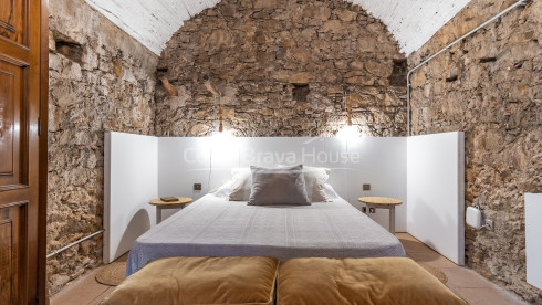 Old renovated rectory in the historic center of Rupià, Baix Empordà