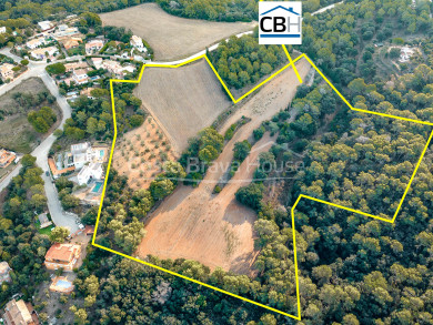 Propiedad rústica en venta en Begur, con terreno de 44.447 m² rodeada de naturaleza, tranquilidad y privacidad