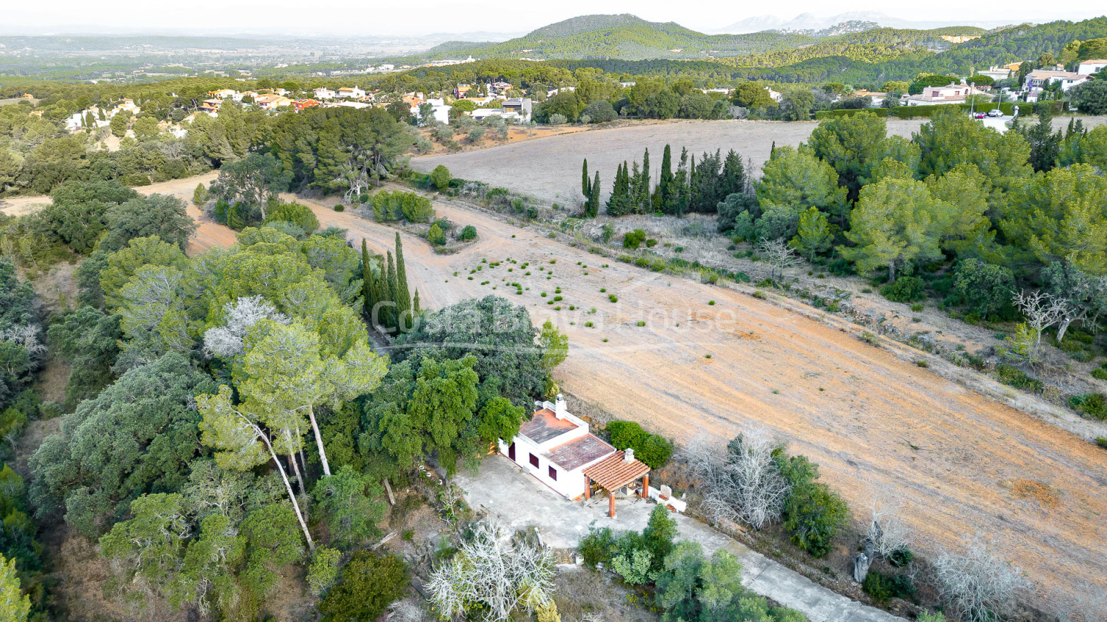 Terreno rústico en Begur con casa a reformar