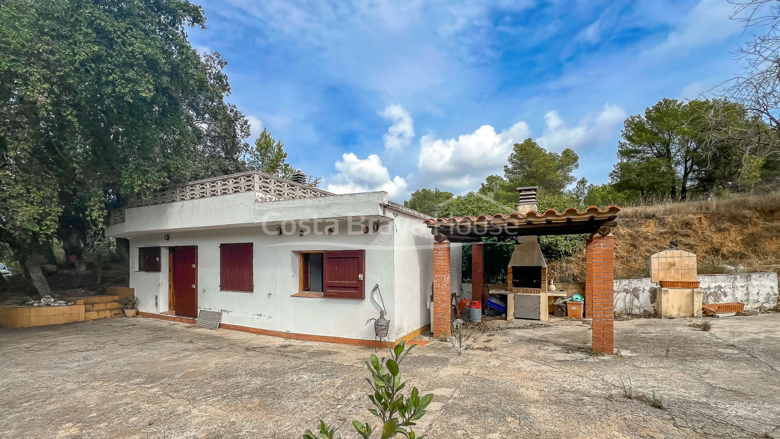 Terreno rústico en Begur con casa a reformar