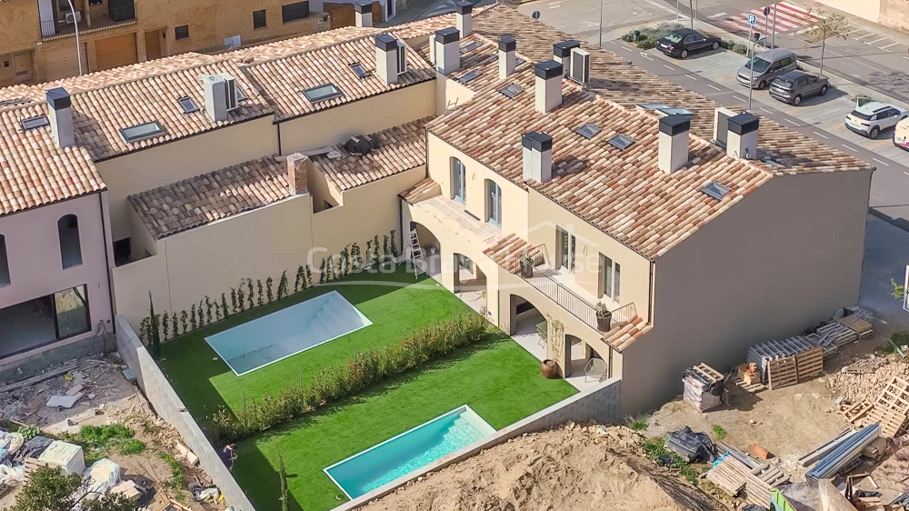 Casa obra nueva en Pals. Piscina privada y jardín