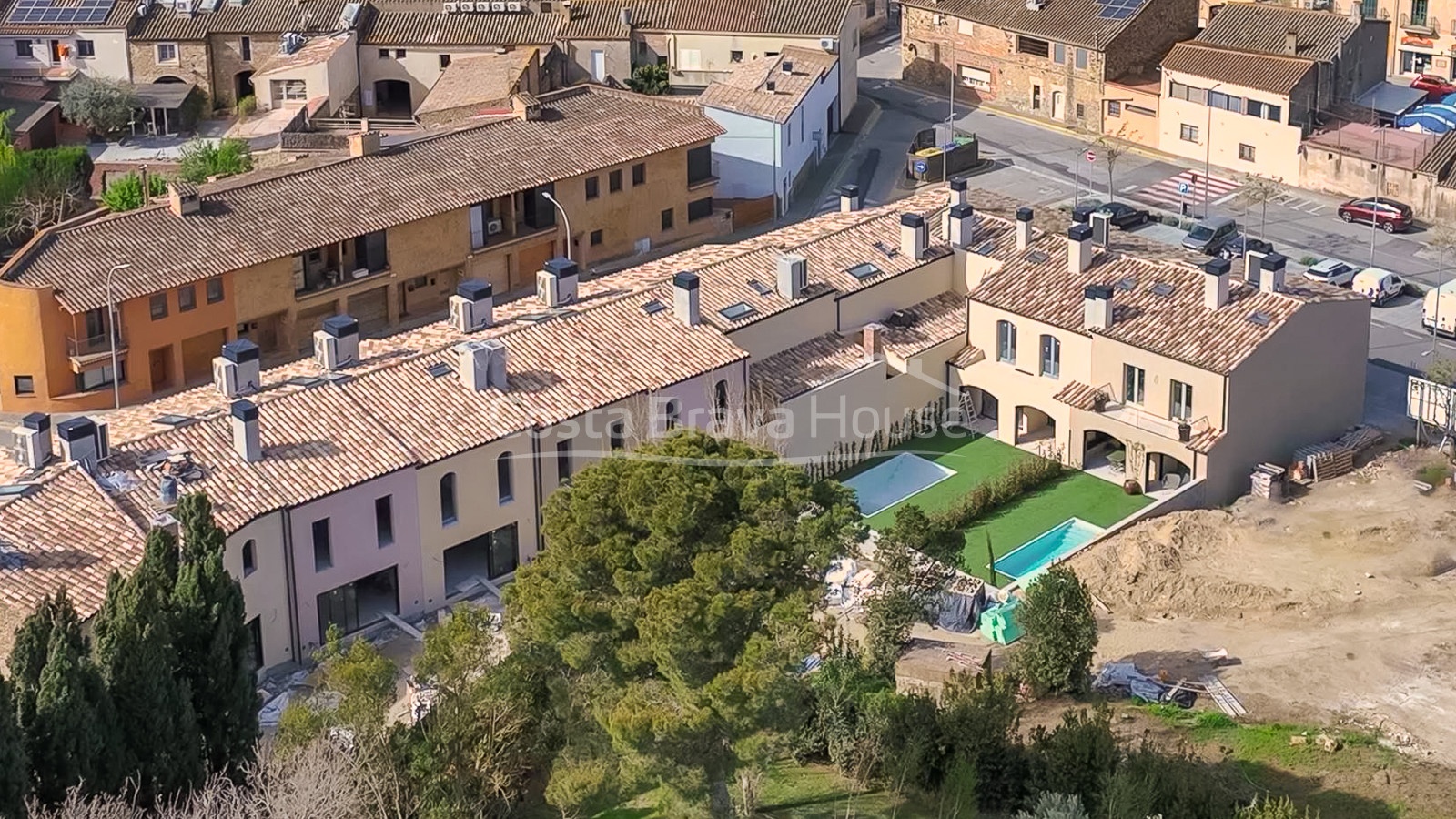 Casa obra nova a Pals. Piscina privada i jardí