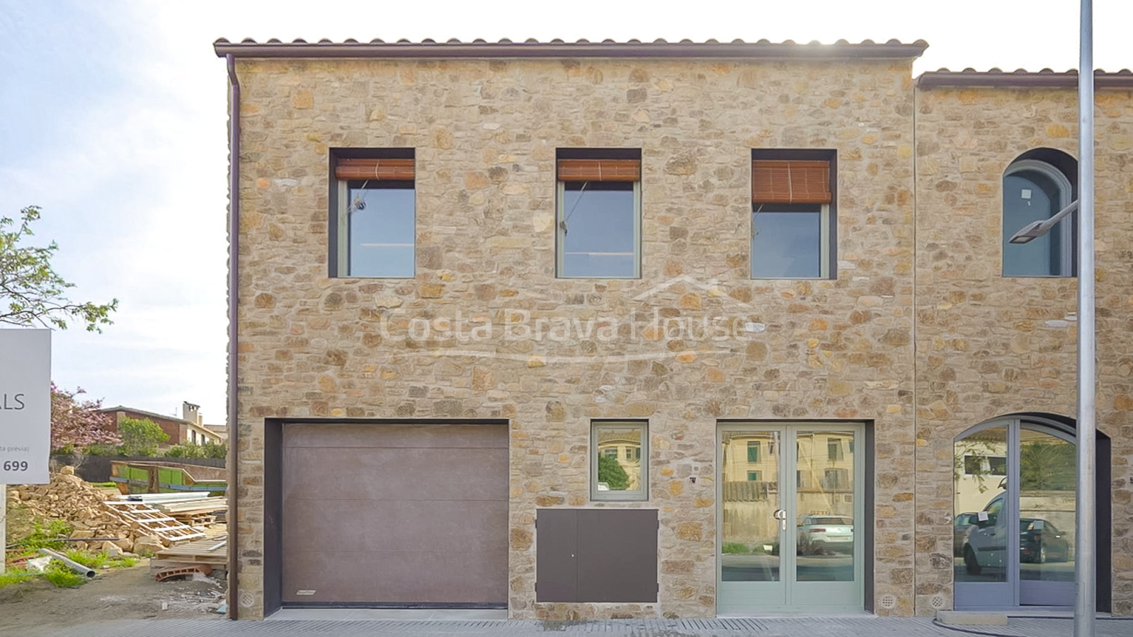 Casa obra nova a Pals. Piscina privada i jardí