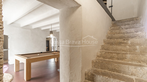 Casa histórica reformada en venta en Ventalló Al Empordà