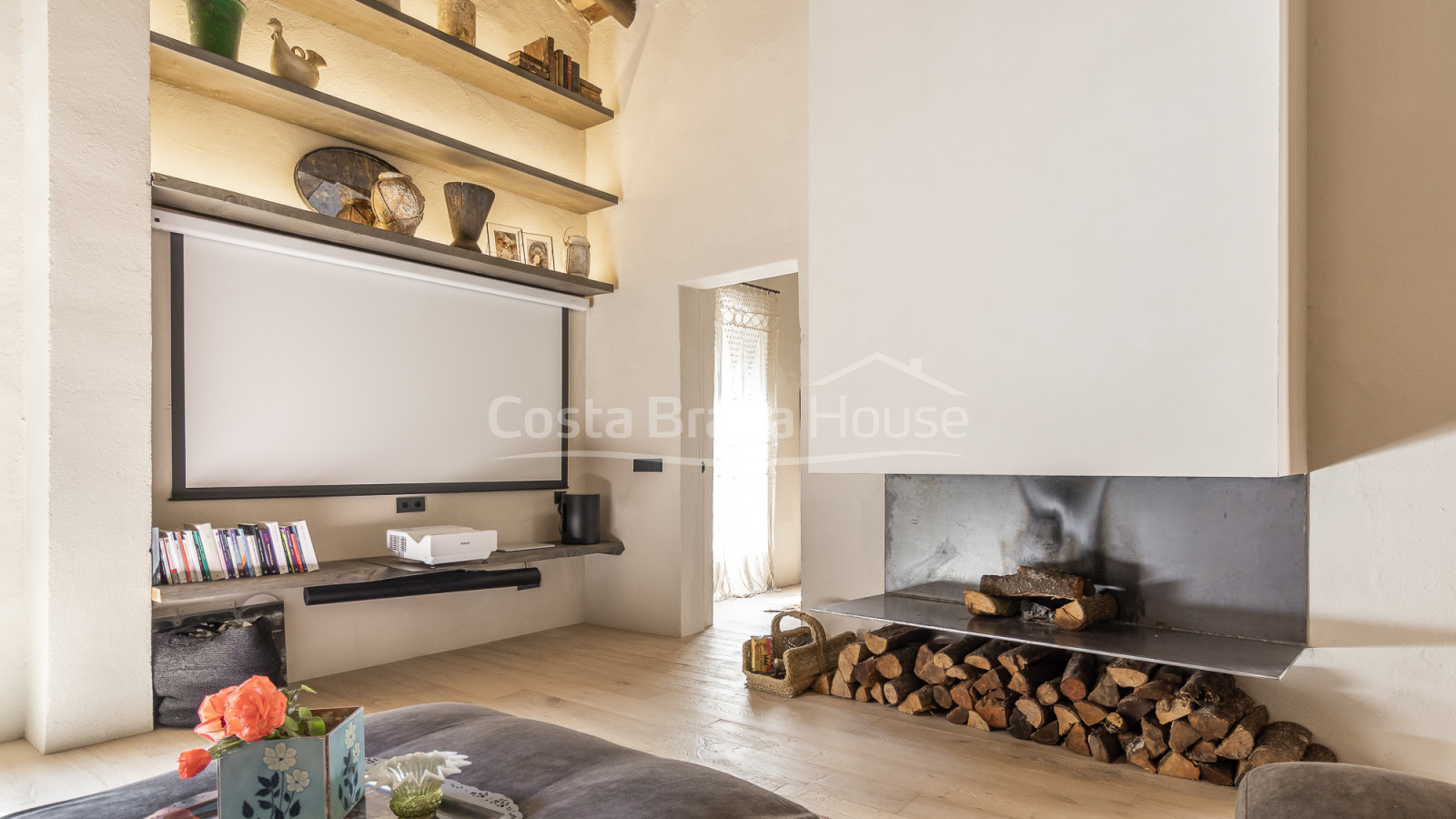 Renovated historic house for sale in Ventalló Al Empordà