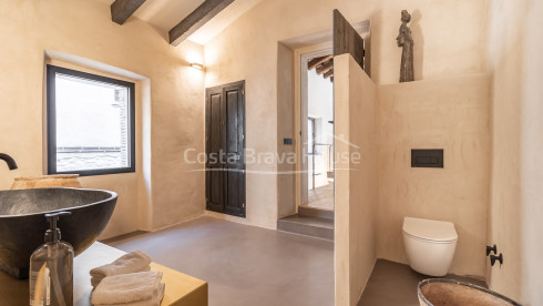 Casa histórica reformada en venta en Ventalló Al Empordà