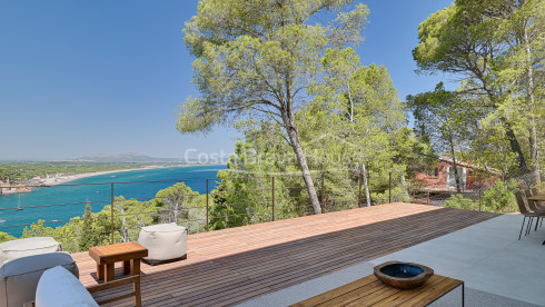 New modern design house for sale in Begur Sa Riera, with swimming pool and impressive sea views