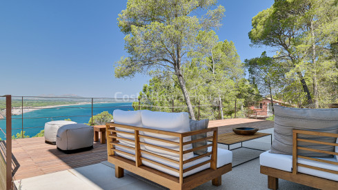 New modern design house for sale in Begur Sa Riera, with swimming pool and impressive sea views