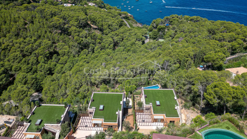 New modern design house for sale in Begur Sa Riera, with swimming pool and impressive sea views