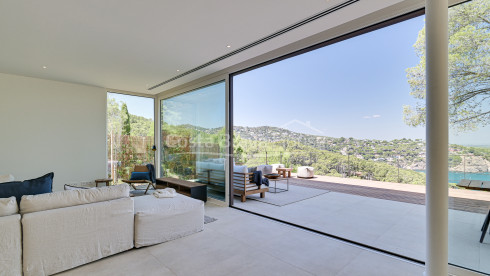 New modern design house for sale in Begur Sa Riera, with swimming pool and impressive sea views