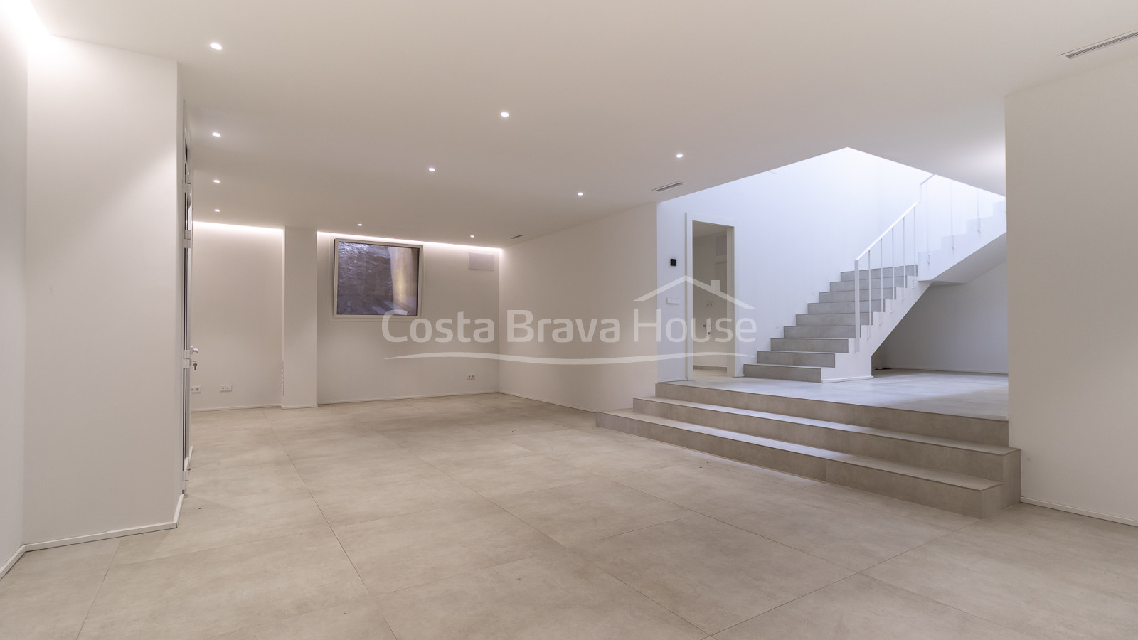 New modern design house for sale in Begur Sa Riera, with swimming pool and impressive sea views