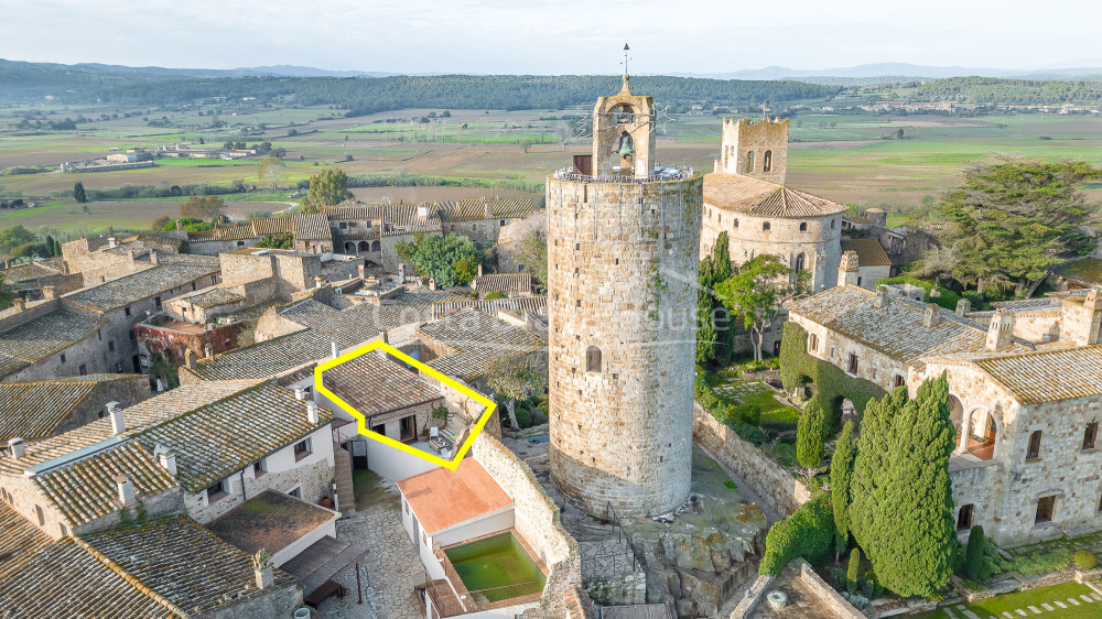 Casa histórica renovada en Pals, Costa Brava