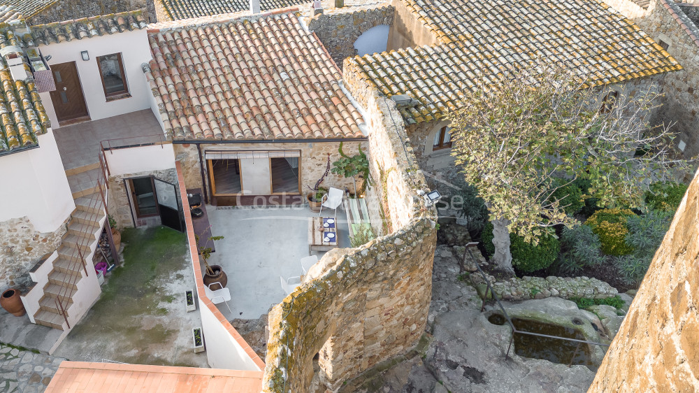 Casa histórica renovada en Pals, Costa Brava