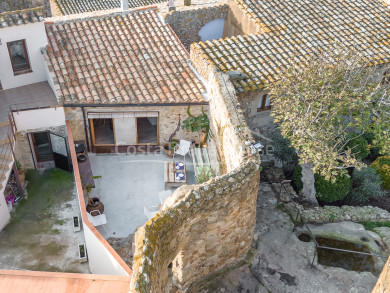 Elegante casa histórica renovada en el casco antiguo de Pals, Costa Brava