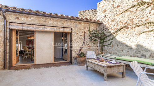 Casa histórica renovada en Pals, Costa Brava