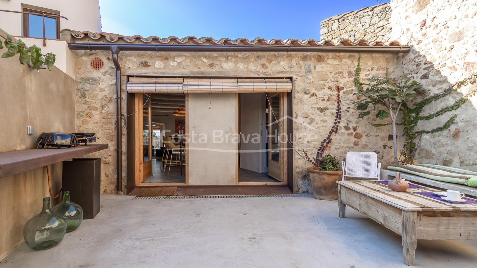 Casa histórica renovada en Pals, Costa Brava