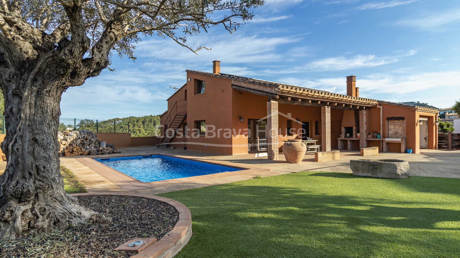 Villa con piscina y jardín en Residencial Begur, Costa Brava