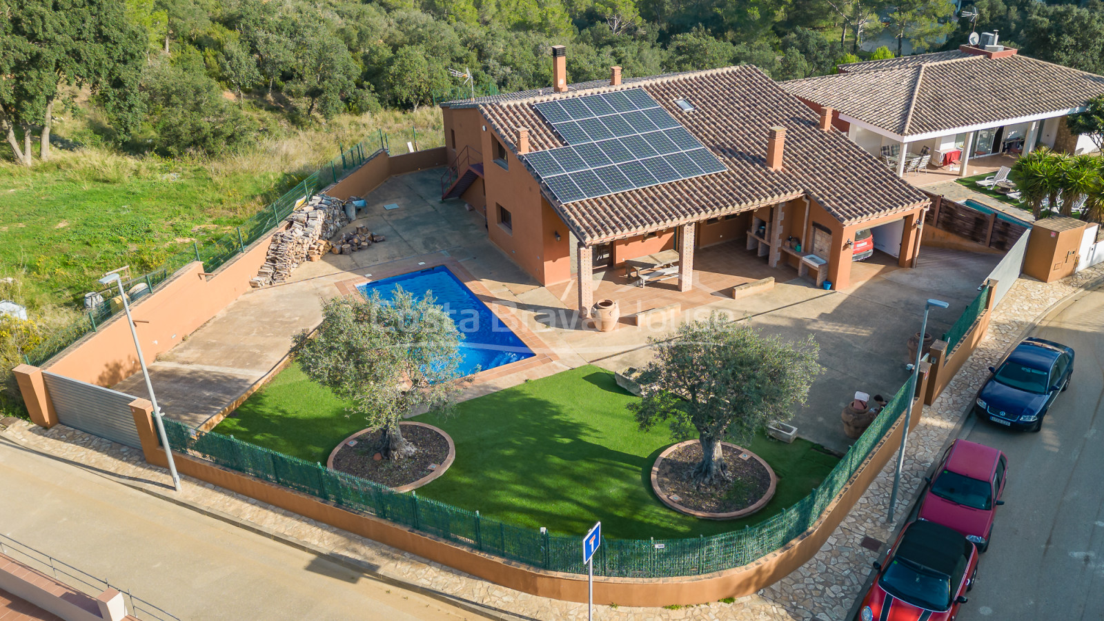 Villa con piscina y jardín en Residencial Begur, Costa Brava