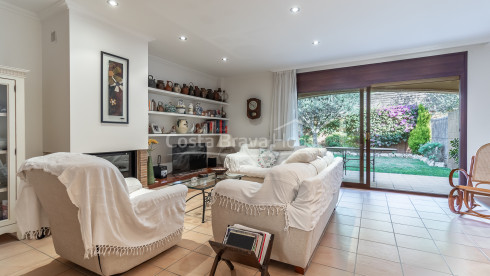 Maison jumelée au centre de Palafrugell, avec jardin et garage