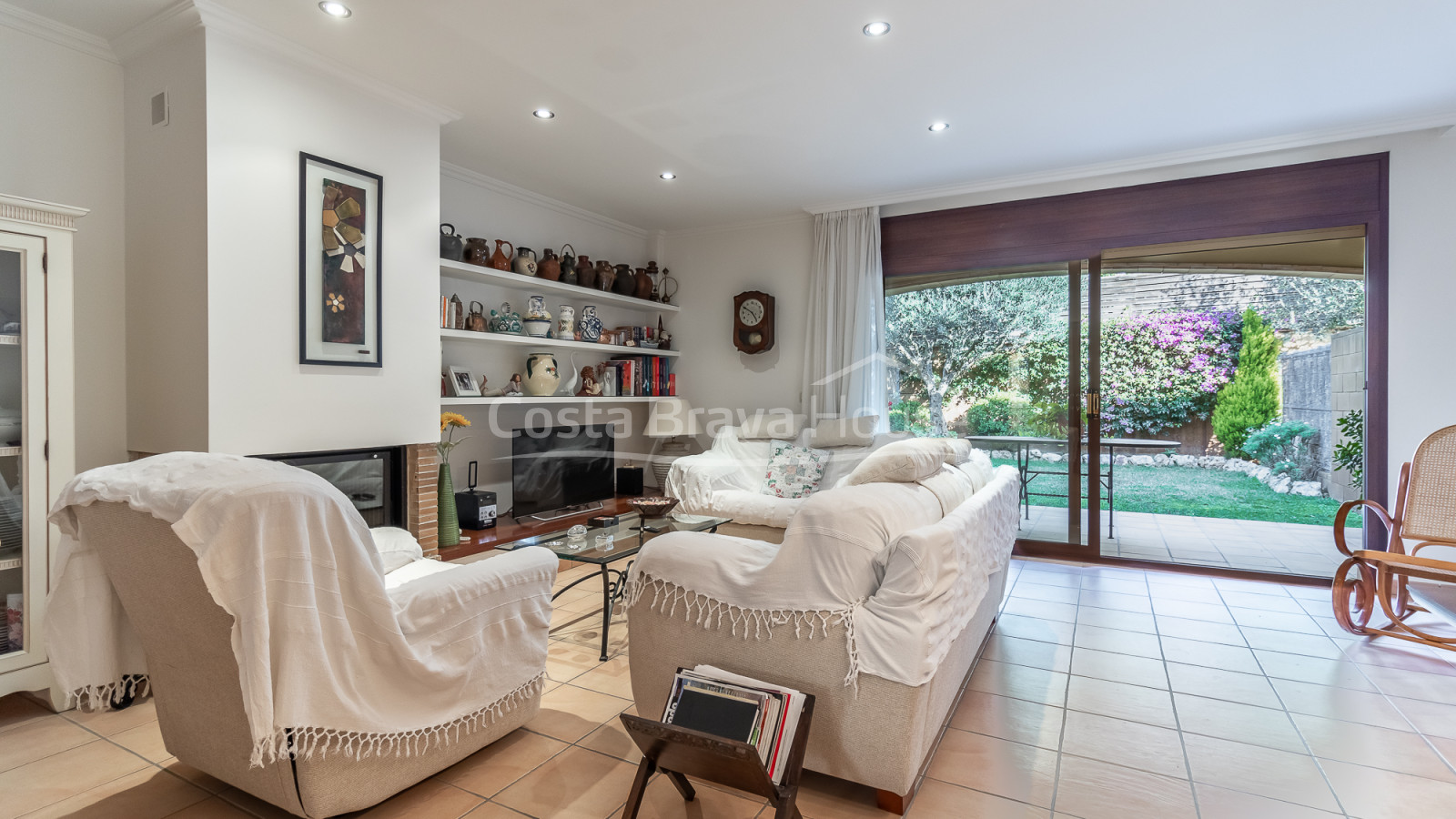 Terraced house in the centre of Palafrugell, with garden and garage