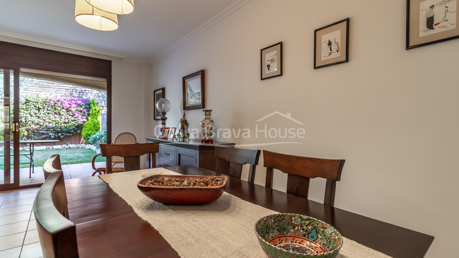 Terraced house in the centre of Palafrugell, with garden and garage