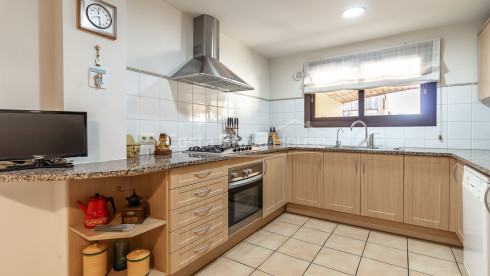 Terraced house in the centre of Palafrugell, with garden and garage